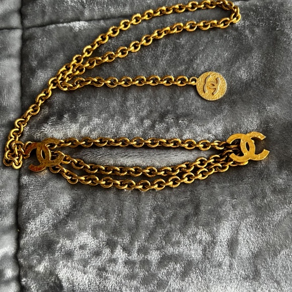 Vintage Chanel 3 chain belt - Picture 2 of 6